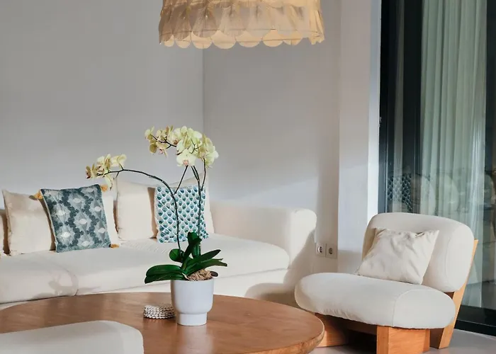 Bali Manis By The Bali Agent - 4br With Private Pool, Perfect For Families & Groups *